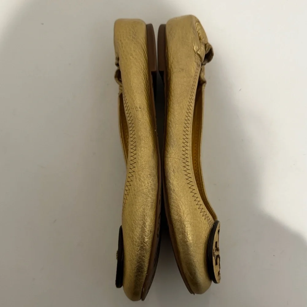 Tory Burch Reva Gold Metallic Ballet Flats Grained Leather Logo Size 7 Y2K
